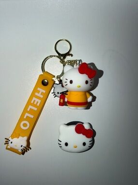 Hello Kitty Keychain & Pop Socket